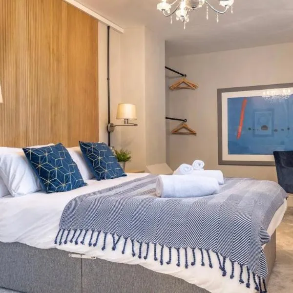 CentralEllesmere - Sleeps4 - Parking - PetFriendly, hotel in Ellesmere