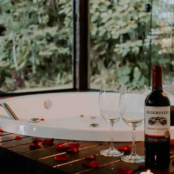 Casa de campo em Joinville com Hidromassagem e Lareira, hotel v destinaci Joinville