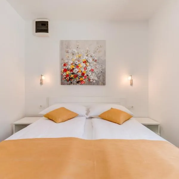 Apartments Villa Tudor 1, ξενοδοχείο στο Χβαρ