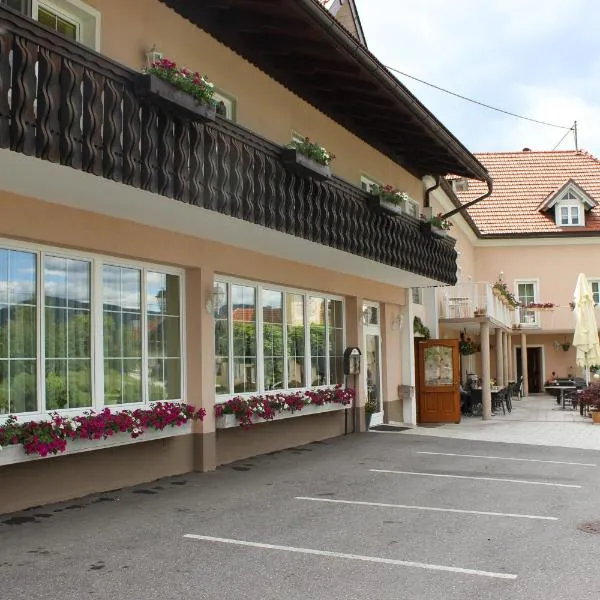 Gasthof Pension Jägerwirt, hotel v destinaci Velden am Wörthersee