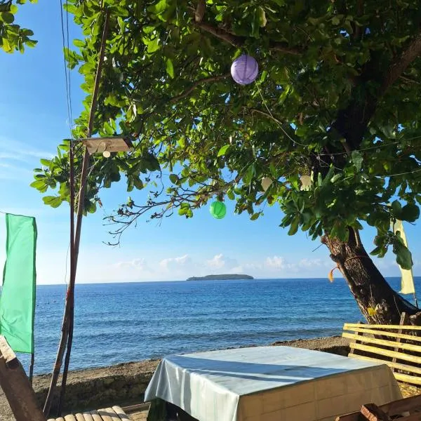 ์ค์ฌ๋กญ์ ์์นํ ํธํ
Island Front - Bangcogon Resort and Restaurant