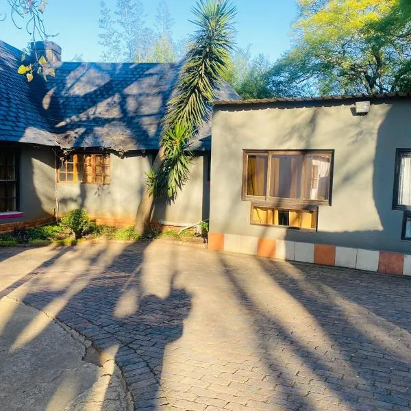 Rosebank Lodge & Backpacker, hotel in Johannesburg