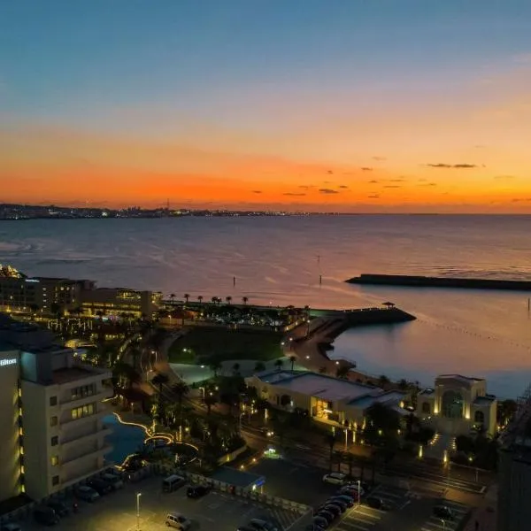 Hilton Okinawa Chatan Resort, hotel in Chatan