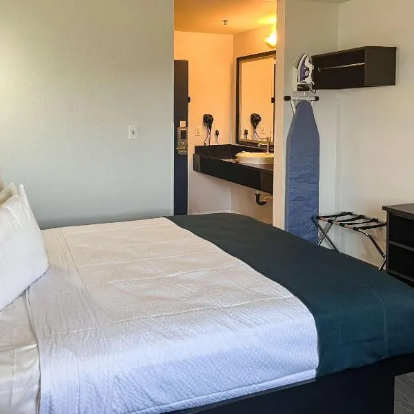 Studio 6 Suites Delano, CA, hotel in Delano