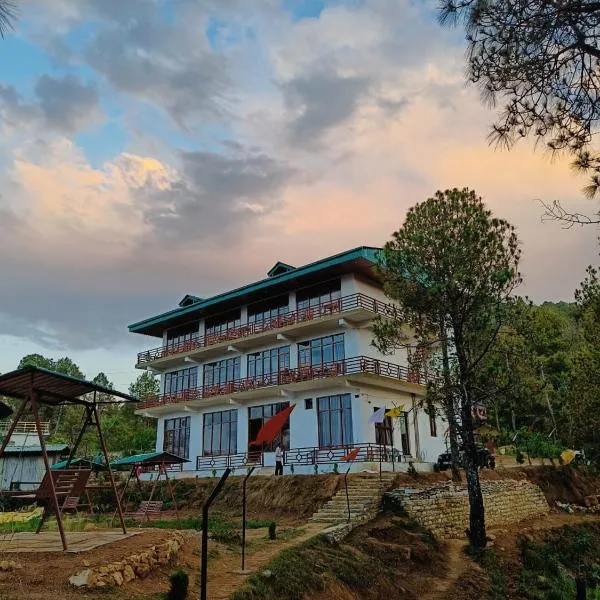 Lap Of Himalayas Resort, hotel v destinaci Kausani