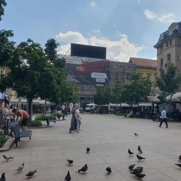 2br condo in the heart of Zagreb, hotel in Zagreb