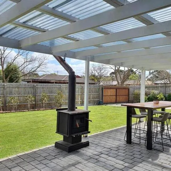Golf and Grapes, hotel in Sunbury
