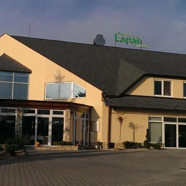 Penzion Lapáš u Hoffera, hotel v destinaci Nitra