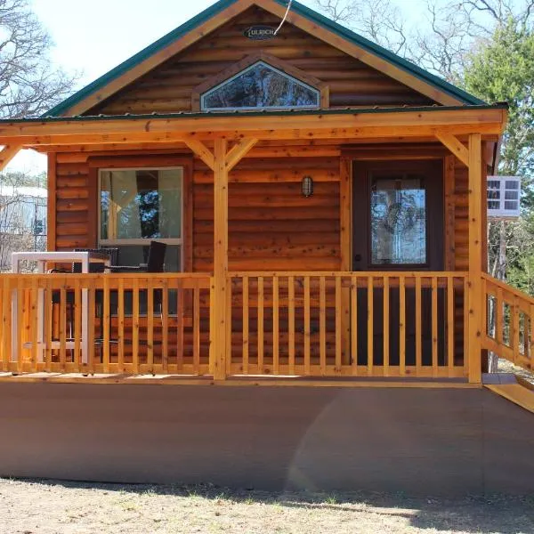 Al's Hideaway Cabin and RV Space, LLC, hotel in Pipe Creek