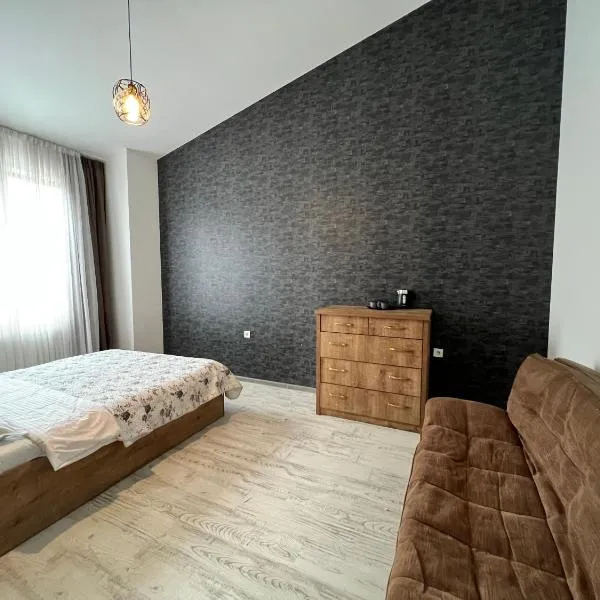 Guest House PIROSMANI, hotel di Kiketʼi