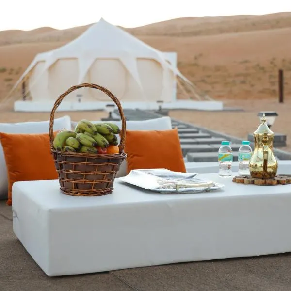 Safari Desert Camp, hôtel à Ḩawīyah