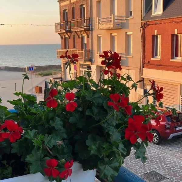 Villa Emilia - vue mer centre du village, hotell i Ault