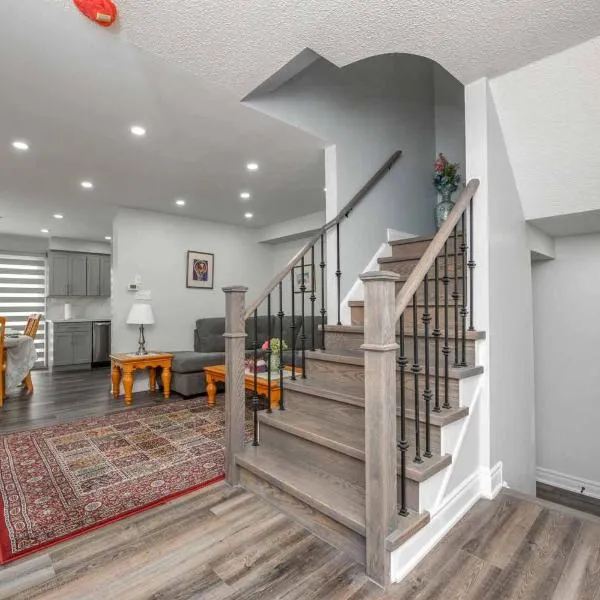 4 bedrooms 4 baths complete Home in Churchill Meadows, Mississauga, hotel v destinácii Mississauga