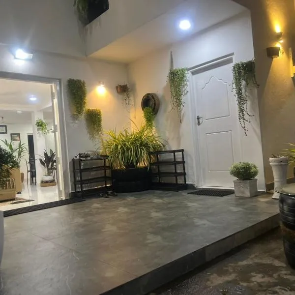 Malika Shelter Villa, hotel in Karagampitiya
