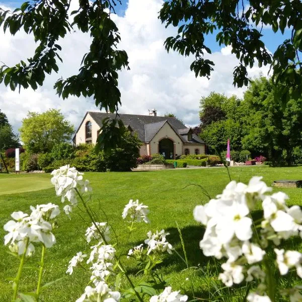 Anjou Golf and Country Club, hotel in Écuillé