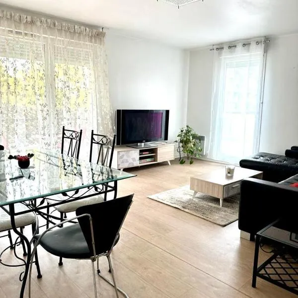 BIG logement , Stade de France à pied, PARIS, métro , parking gratuit, ξενοδοχείο σε Saint-Denis