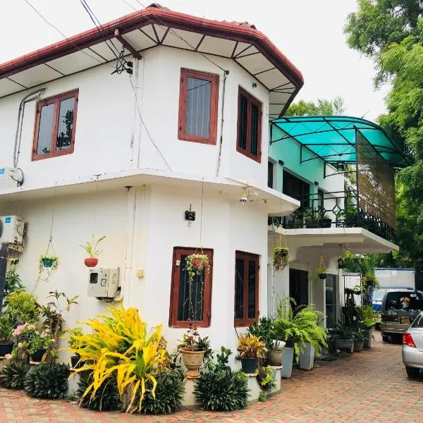 St Anne's Hotel & Restaurant, hotel in Jaffna