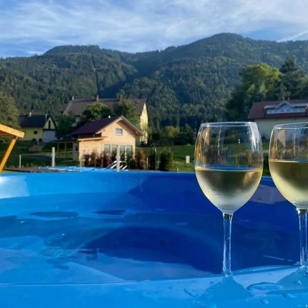 Casa Blu Kärnten - One Holiday in Three Countries - Cold&Hottub, Sauna - Piste, hotel v destinaci Arnoldstein