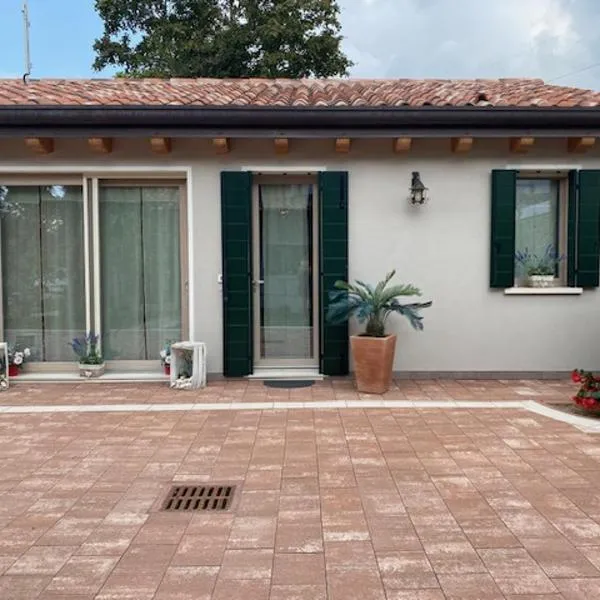LA CASETTA - chalet in campagna, hotel v destinaci Legnaro