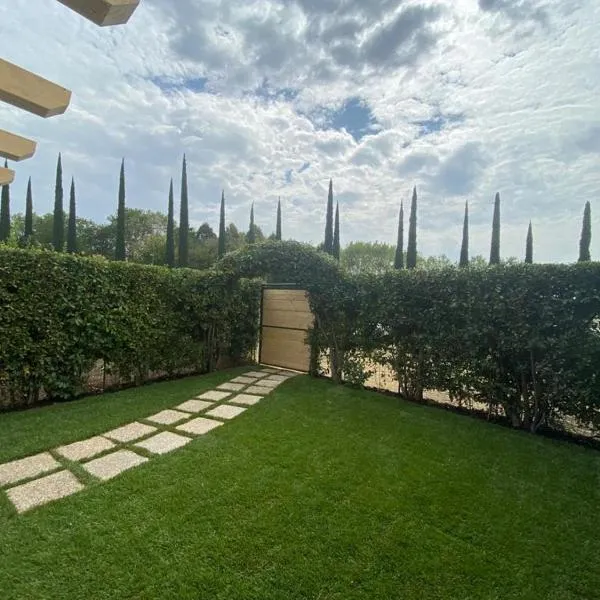 Marco Simone golf club apartment, hotel v destinaci Marco Simone