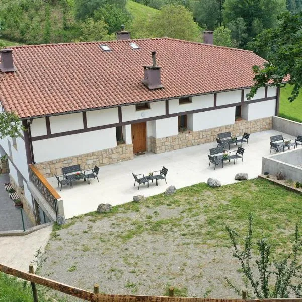 Ondarbaso Apartamentos Rurales III, hotelli kohteessa Zestoa