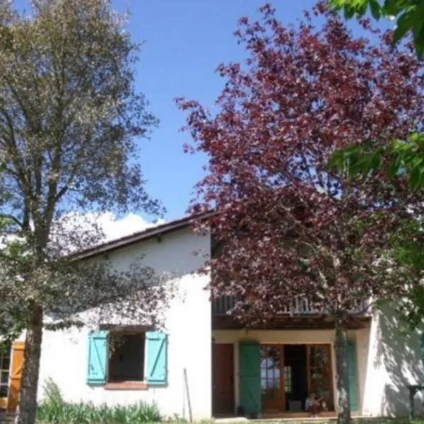 Grande maison avec parc de 6000m2, hotel v destinaci Pompiey