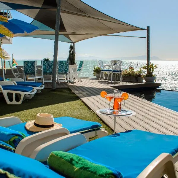 185 on BEACH Boutique Suites, Hotel in Gordonʼs Bay
