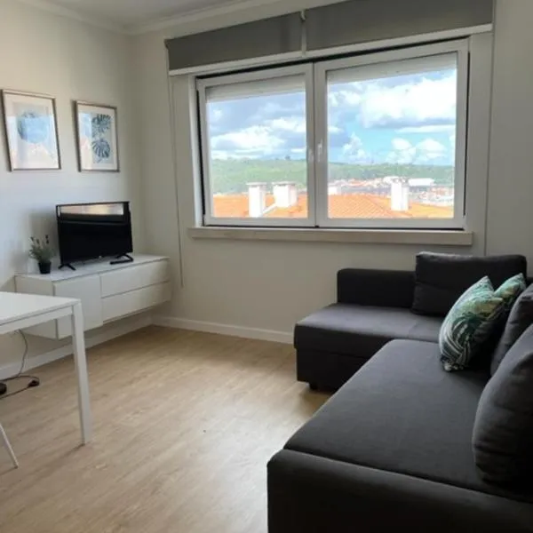 New Aqueduct View Romantic Apartment in Campolide - 2B