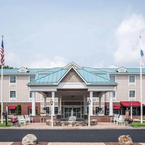 Comfort Inn & Suites Sturbridge-Brimfield, hotel v destinaci Sturbridge