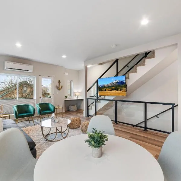 Brand New Fully Updated Condo 904 in Anacortes, hotel v destinaci Anacortes