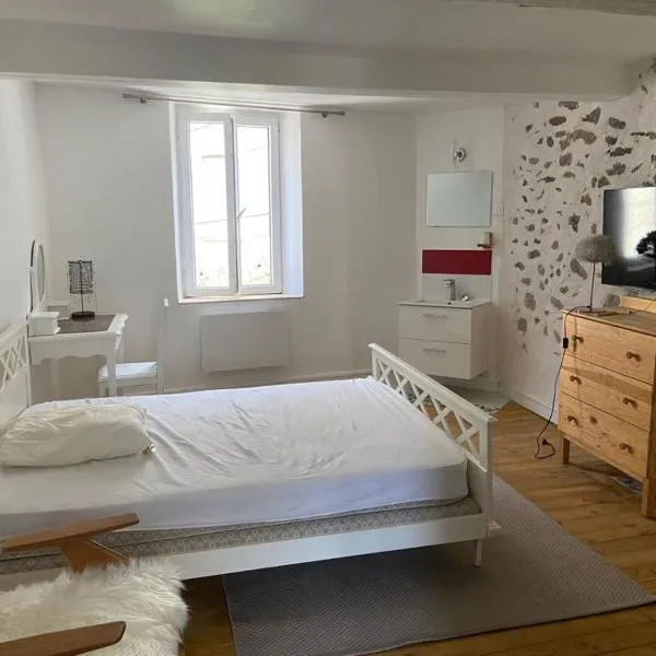 maison de village, hotel in Ax-les-Thermes