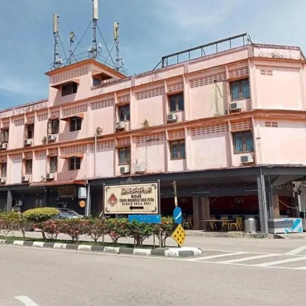 Rz Gold Hotel Official Account, hotel in Kampung Banggul Gucil