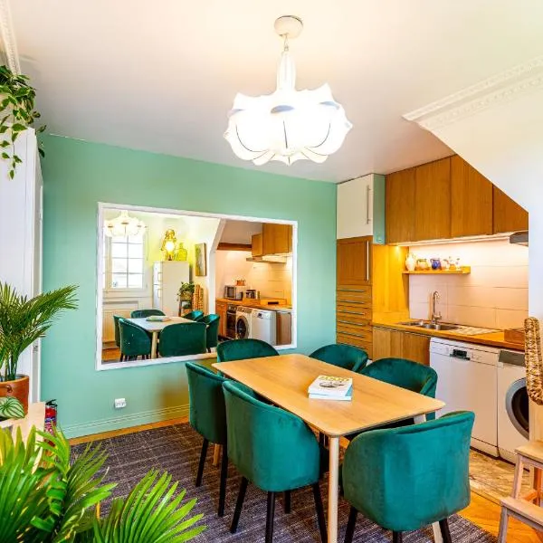 Art & Curiosity Cabinet Style Appartement with Paris view, Villa des Ammonites, hotel em Meudon