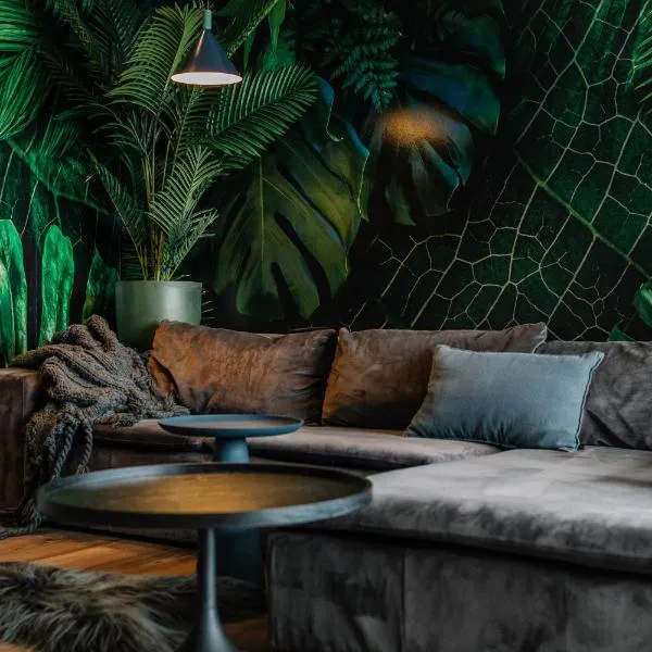 Exklusive Design Appartement Palm Paradise Neubau, Hotel in Pfungstadt