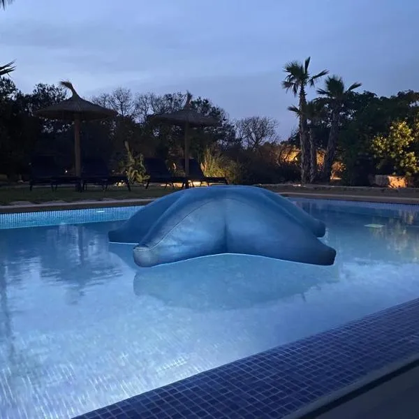 Mallorca 19 km Montuïri Finca Gallo Negro Santanyi Campos gesamte Unterkunft Social Media, hotel v destinaci Campos