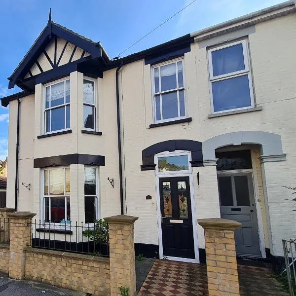 Sunrise House, hotel in Lowestoft
