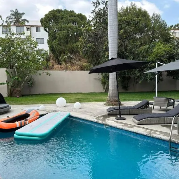 Casa privada en Villa Bricia, hotel in Cuernavaca