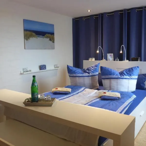 Ferienhaus am See mit Ruderboot, Hotel in Mustin