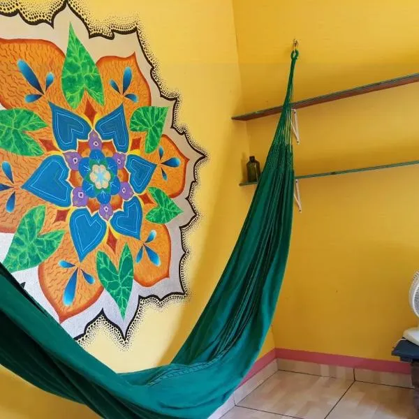 Caminho das pedras-Medicina, Consciência e espiritualidade- Hospedaria na floresta com saída ao Igarapé, hotel in Alter do Chao
