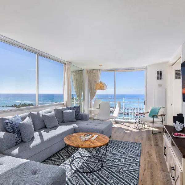Ilikai Collection 12 Corner Oceanfront Condo with amazing views, готель у Гонолулу