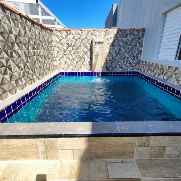 Casa com piscina em itanhaem