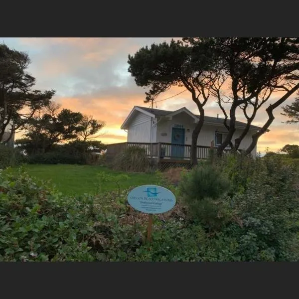 Driftwood Cottage, hotel em Waldport