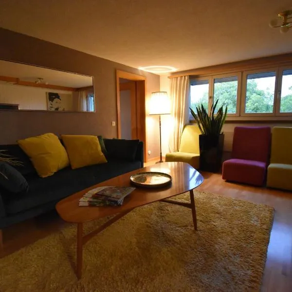 Bonis 2,5 Zimmer Ferienwohnung, hotel v destinaci Eschenz