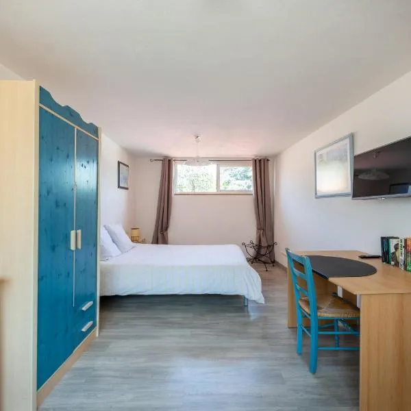 Sarl Château Arago, hotel a Fauguerolles