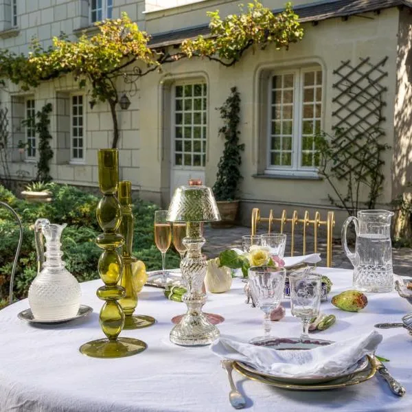 Chambres d'Hôtes Manoir de Montecler, hotel u gradu Chènehutte-les-Tuffeaux