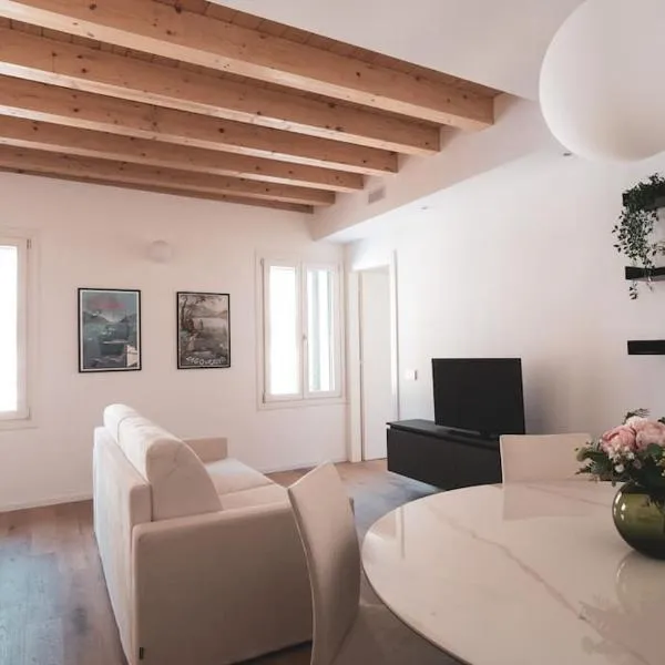 Modern Apartment Lungolago di Como