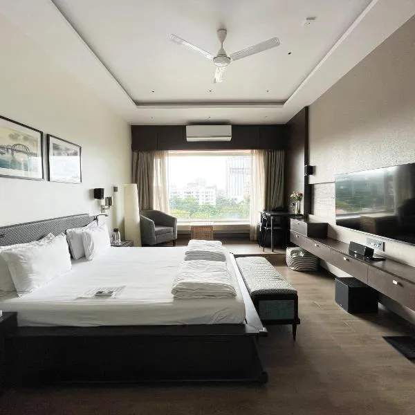 Central Bed & Breakfast โรงแรมในĀlīpur