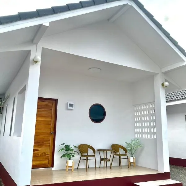 Chanmuang Resort ชานเมืองรีสอร์ท, hotel v destinaci Phetchaburi