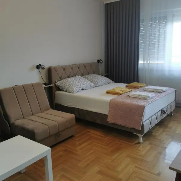 Gold Apartman, hôtel à Subotica