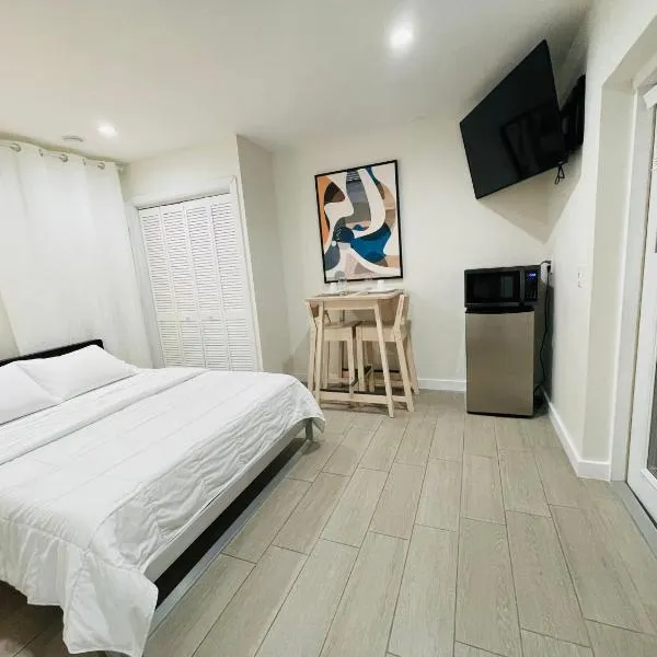 Nuvole Guest Suite, хотел в South Miami Heights